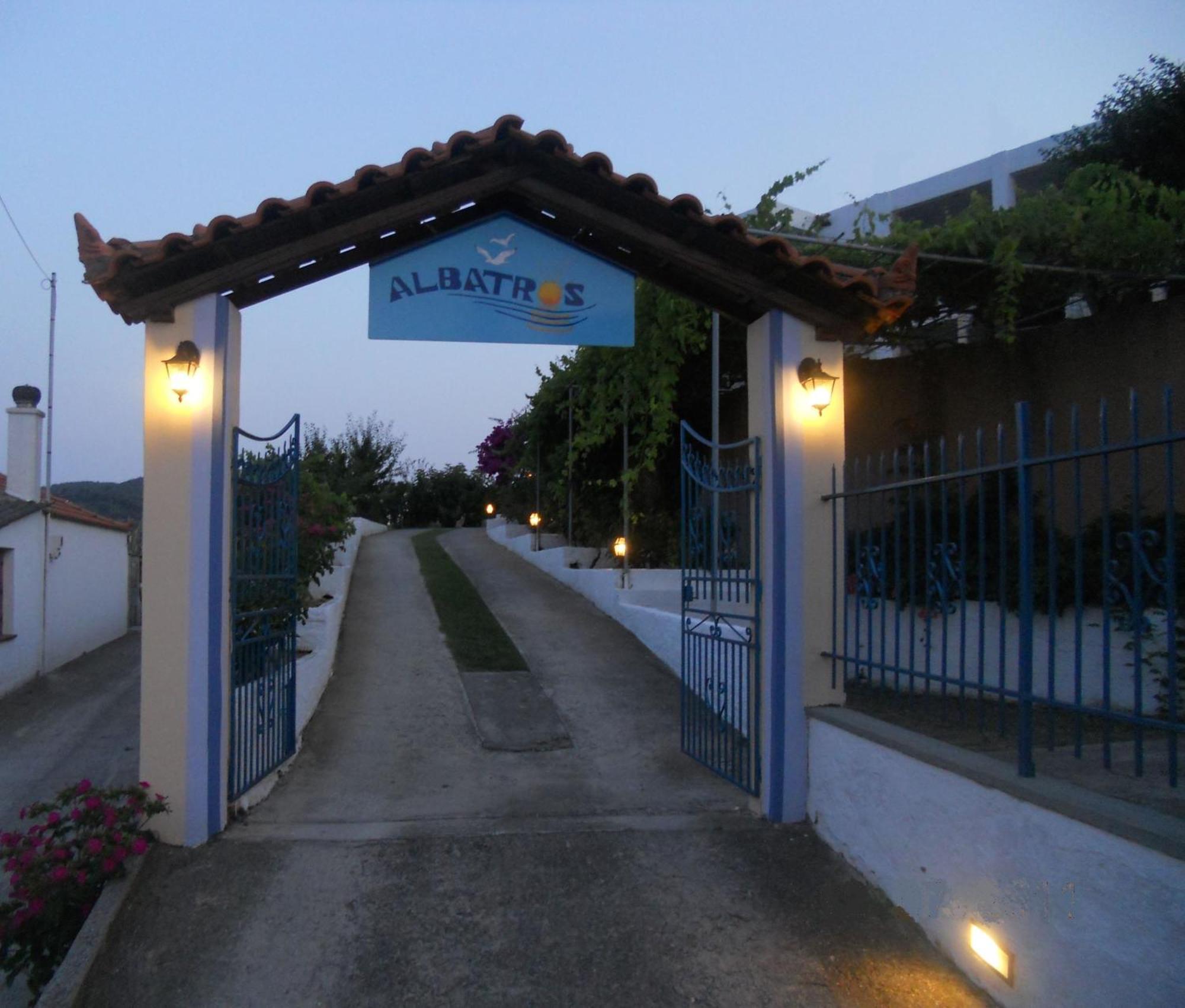 Albatros Hotel Skopelos Buitenkant foto